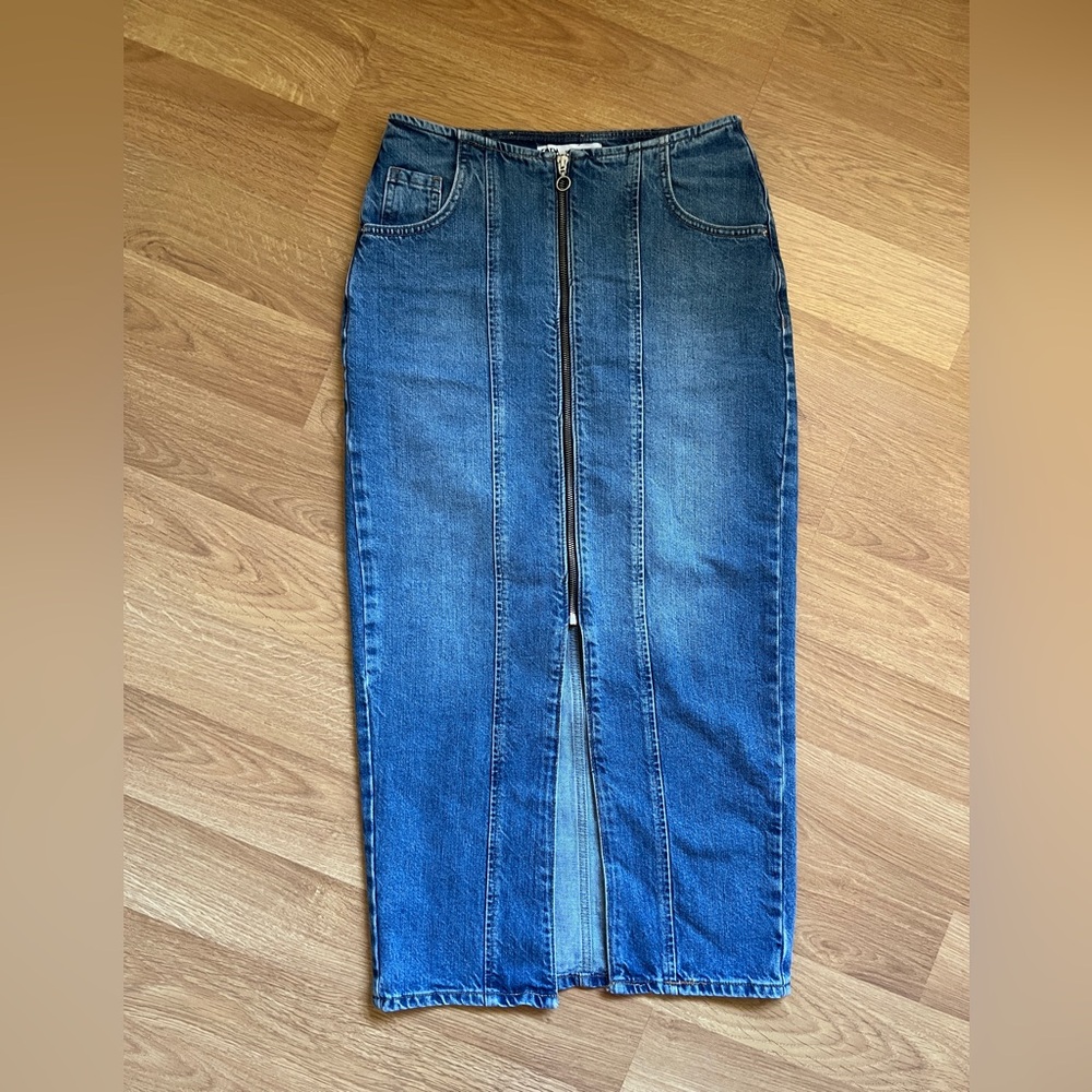 Zara Blue Denim Midi Skirt with Front Zip